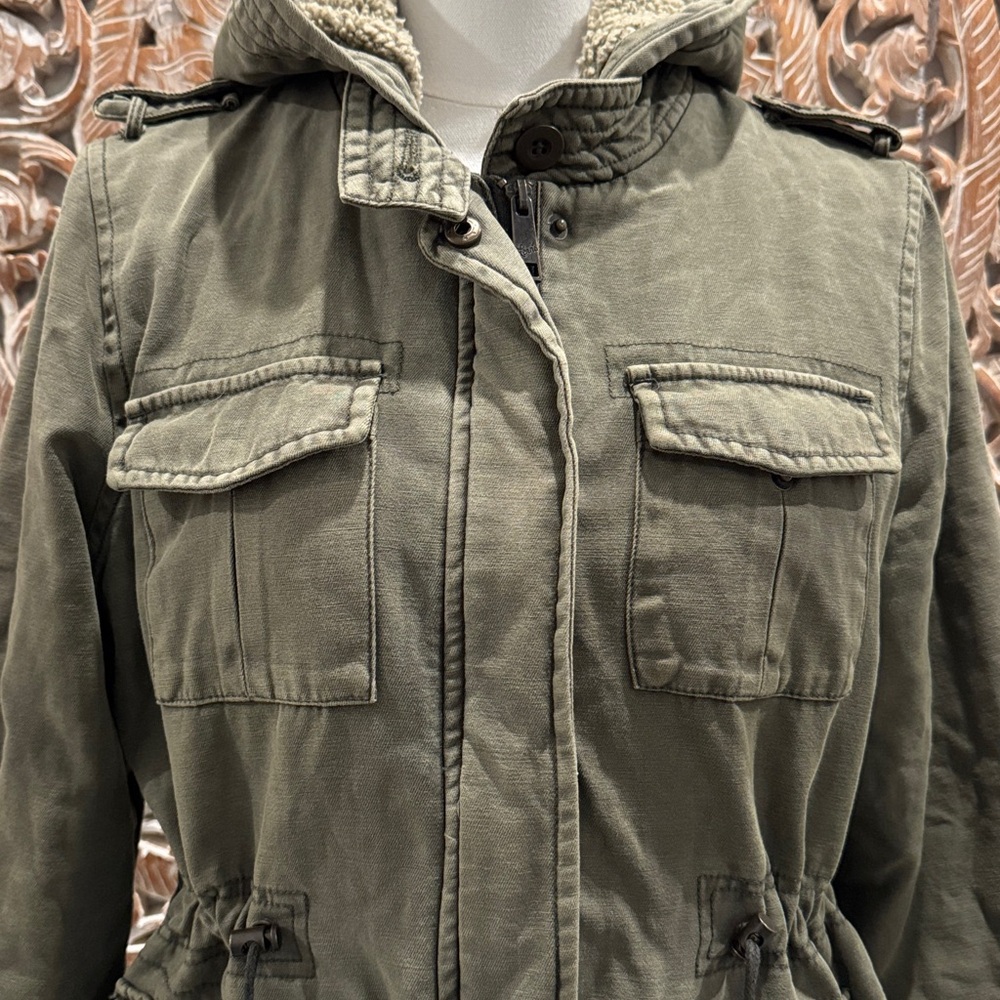 Levi’s Utility Military Style Hooded Jacket, Army Green, Sherpa Lined- size M - Picture 5 of 16